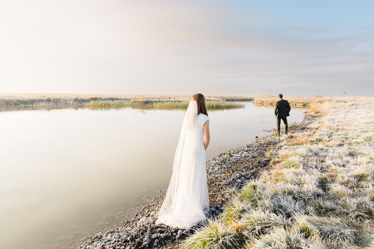 Utah Temple Photographer | Utah Wedding PhotographerLDS temple weddings l Wedding inspiration l Wedding bouquets l Wedding rings l Wedding day l Brigham City Temple l Wedding reception inspiration l What to wear on your wedding day l Leianne Phillips Photography