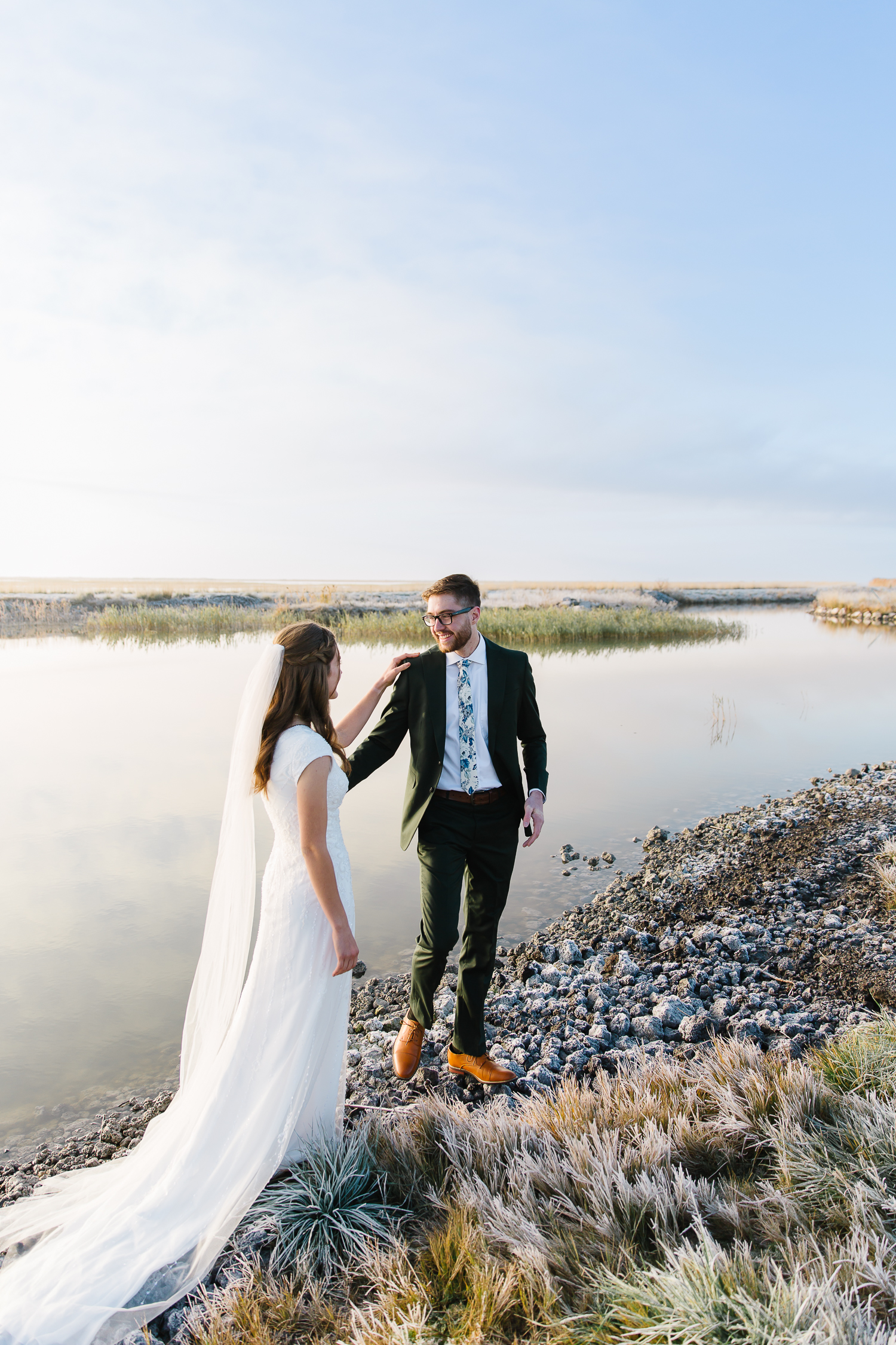 Utah Temple Photographer | Utah Wedding PhotographerLDS temple weddings l Wedding inspiration l Wedding bouquets l Wedding rings l Wedding day l Brigham City Temple l Wedding reception inspiration l What to wear on your wedding day l Leianne Phillips Photography