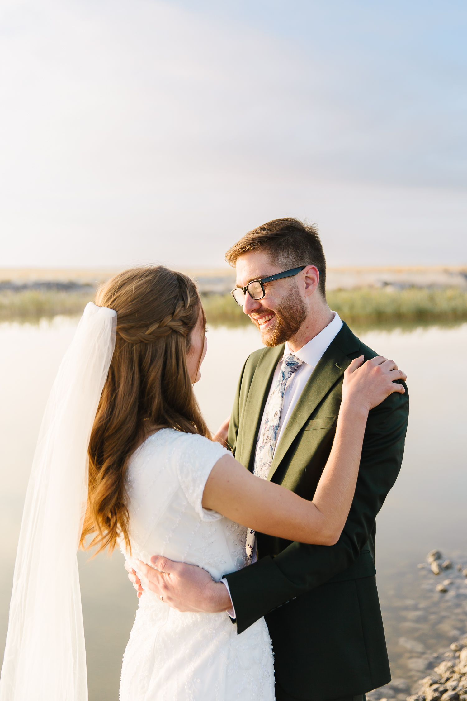 Utah Temple Photographer | Utah Wedding PhotographerLDS temple weddings l Wedding inspiration l Wedding bouquets l Wedding rings l Wedding day l Brigham City Temple l Wedding reception inspiration l What to wear on your wedding day l Leianne Phillips Photography