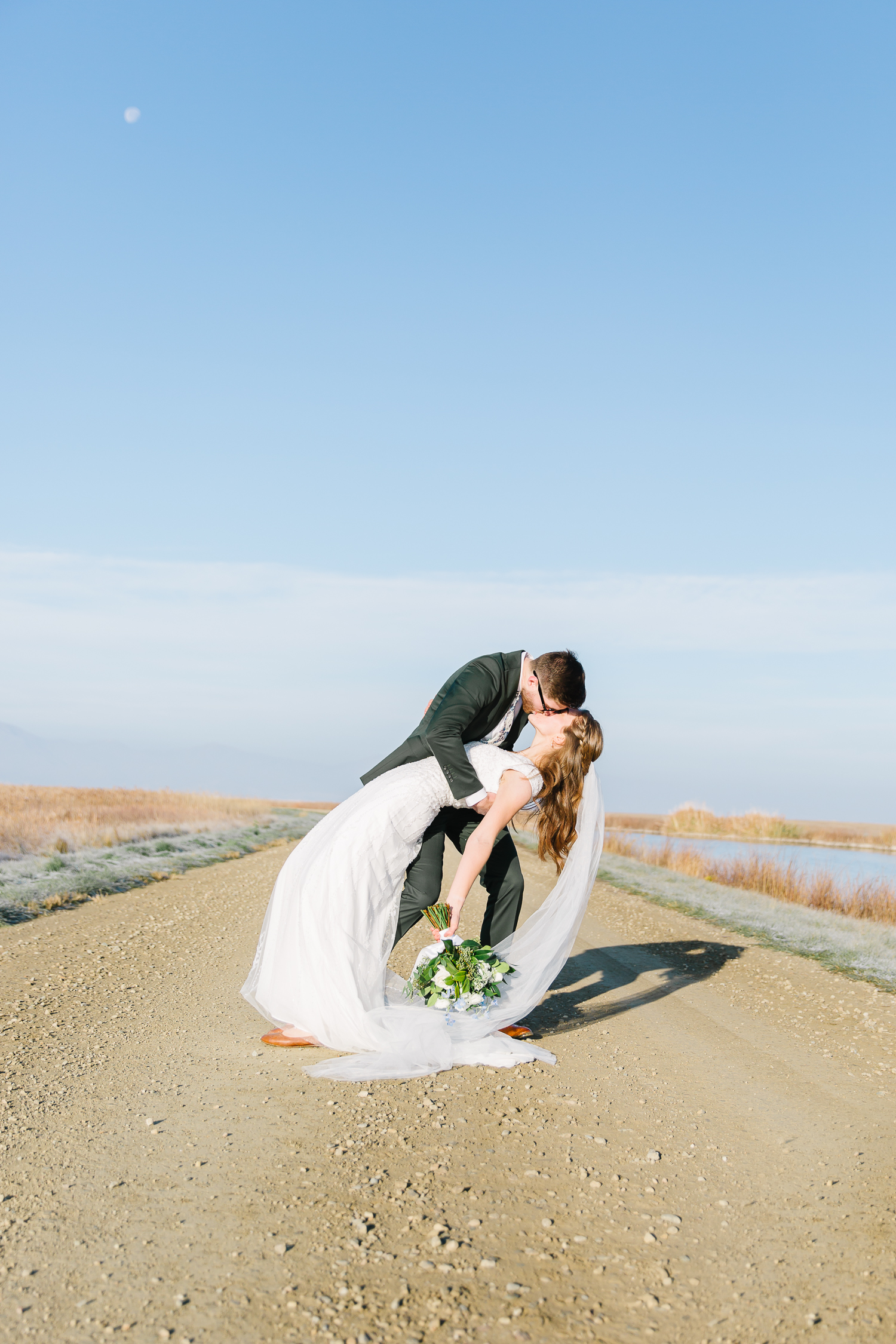 Utah Temple Photographer | Utah Wedding PhotographerLDS temple weddings l Wedding inspiration l Wedding bouquets l Wedding rings l Wedding day l Brigham City Temple l Wedding reception inspiration l What to wear on your wedding day l Leianne Phillips Photography