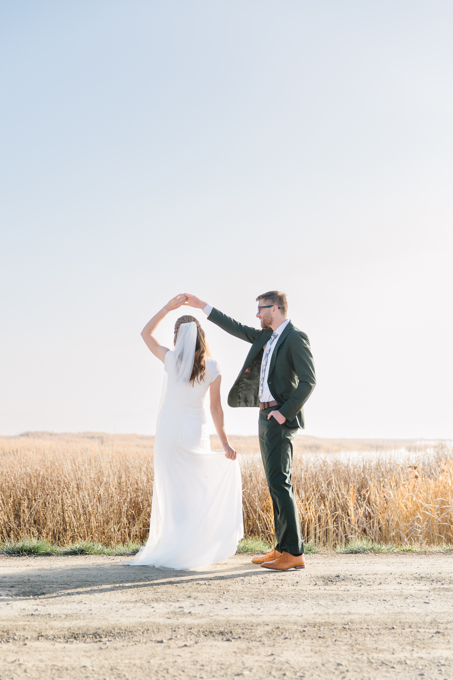 Utah Temple Photographer | Utah Wedding PhotographerLDS temple weddings l Wedding inspiration l Wedding bouquets l Wedding rings l Wedding day l Brigham City Temple l Wedding reception inspiration l What to wear on your wedding day l Leianne Phillips Photography