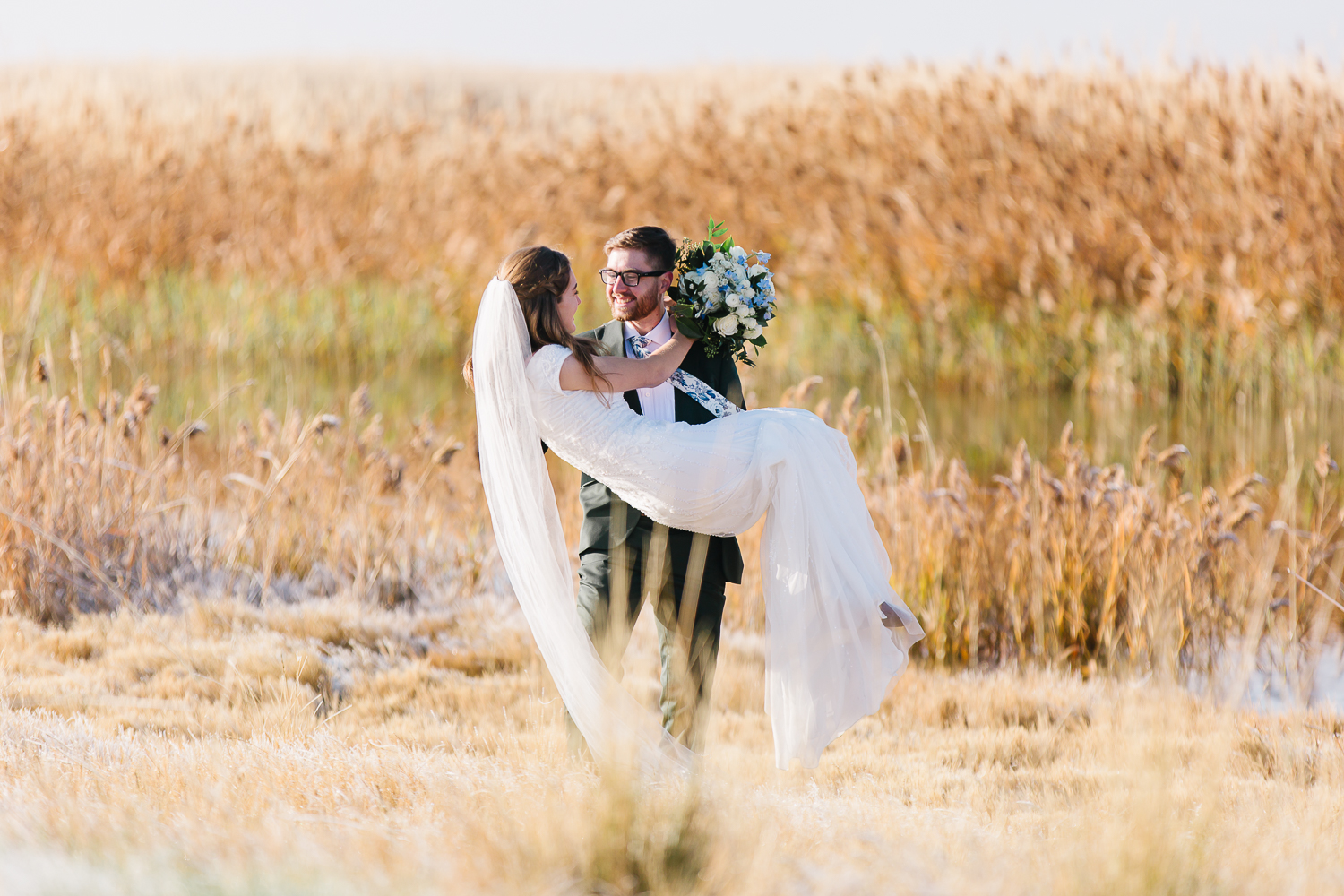 Utah Temple Photographer | Utah Wedding PhotographerLDS temple weddings l Wedding inspiration l Wedding bouquets l Wedding rings l Wedding day l Brigham City Temple l Wedding reception inspiration l What to wear on your wedding day l Leianne Phillips Photography