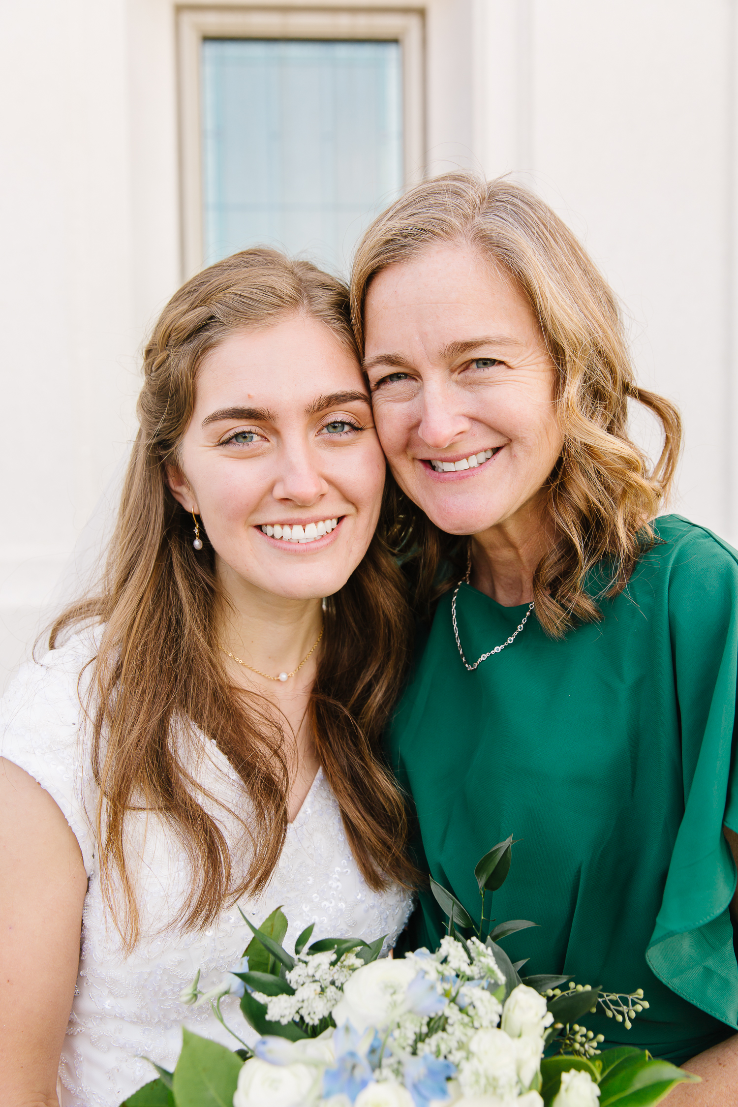 Utah Temple Photographer | Utah Wedding PhotographerLDS temple weddings l Wedding inspiration l Wedding bouquets l Wedding rings l Wedding day l Brigham City Temple l Wedding reception inspiration l What to wear on your wedding day l Leianne Phillips Photography