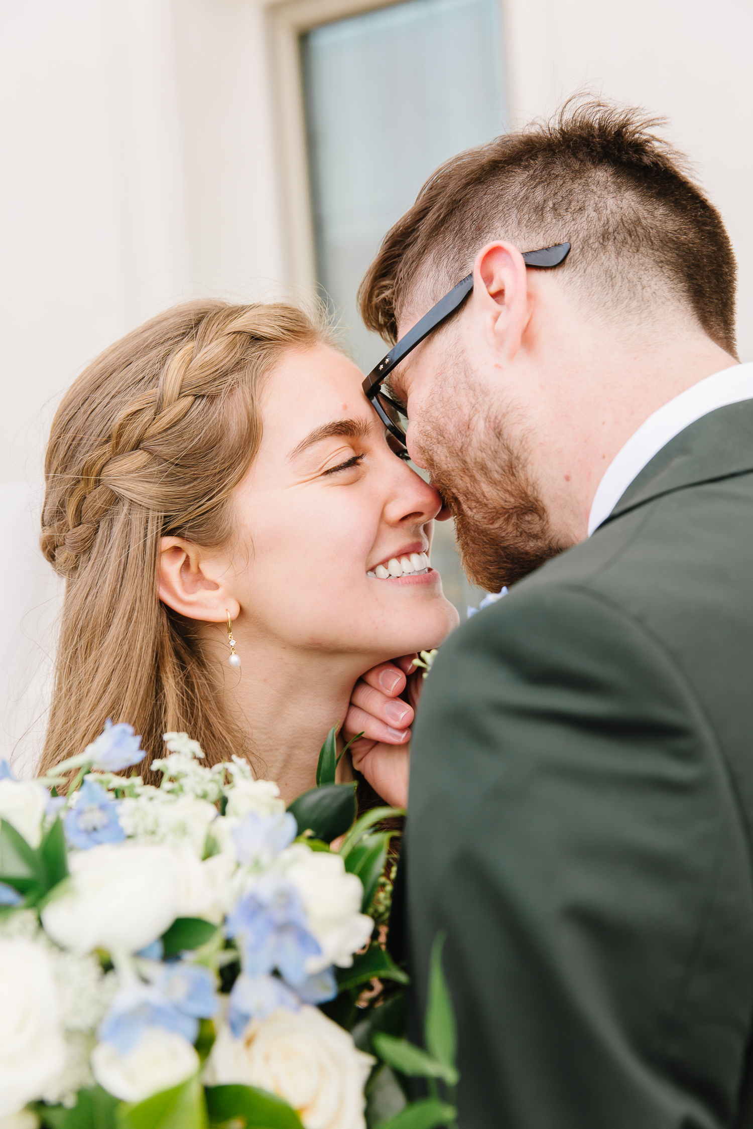 Utah Temple Photographer | Utah Wedding PhotographerLDS temple weddings l Wedding inspiration l Wedding bouquets l Wedding rings l Wedding day l Brigham City Temple l Wedding reception inspiration l What to wear on your wedding day l Leianne Phillips Photography