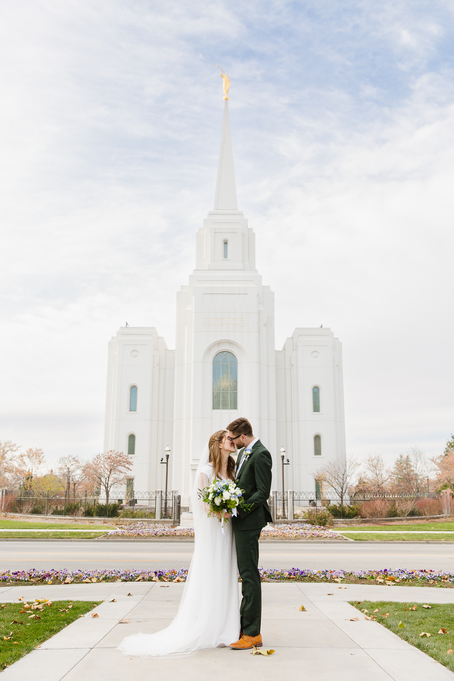 Utah Temple Photographer | Utah Wedding PhotographerLDS temple weddings l Wedding inspiration l Wedding bouquets l Wedding rings l Wedding day l Brigham City Temple l Wedding reception inspiration l What to wear on your wedding day l Leianne Phillips Photography