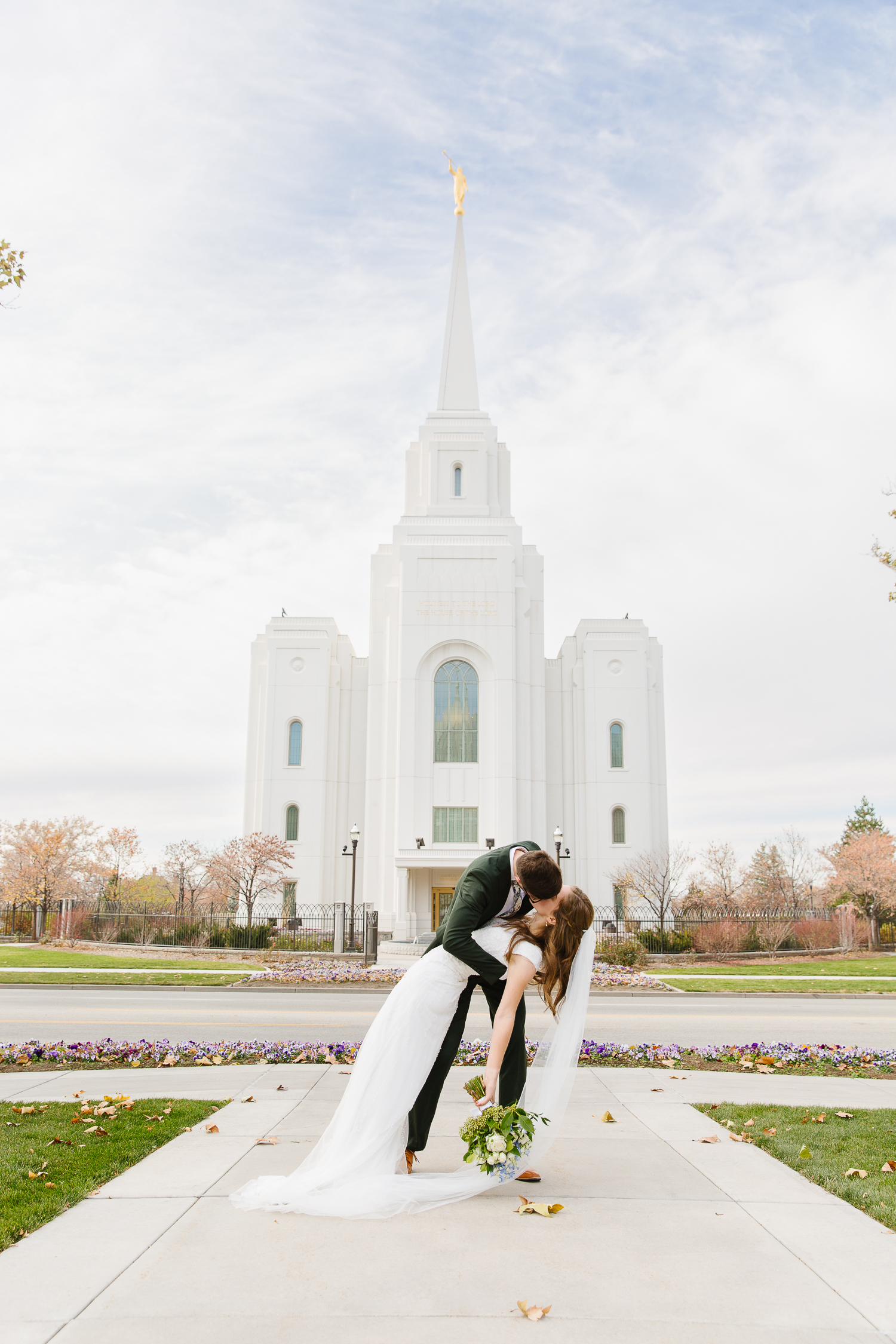 Utah Temple Photographer | Utah Wedding PhotographerLDS temple weddings l Wedding inspiration l Wedding bouquets l Wedding rings l Wedding day l Brigham City Temple l Wedding reception inspiration l What to wear on your wedding day l Leianne Phillips Photography