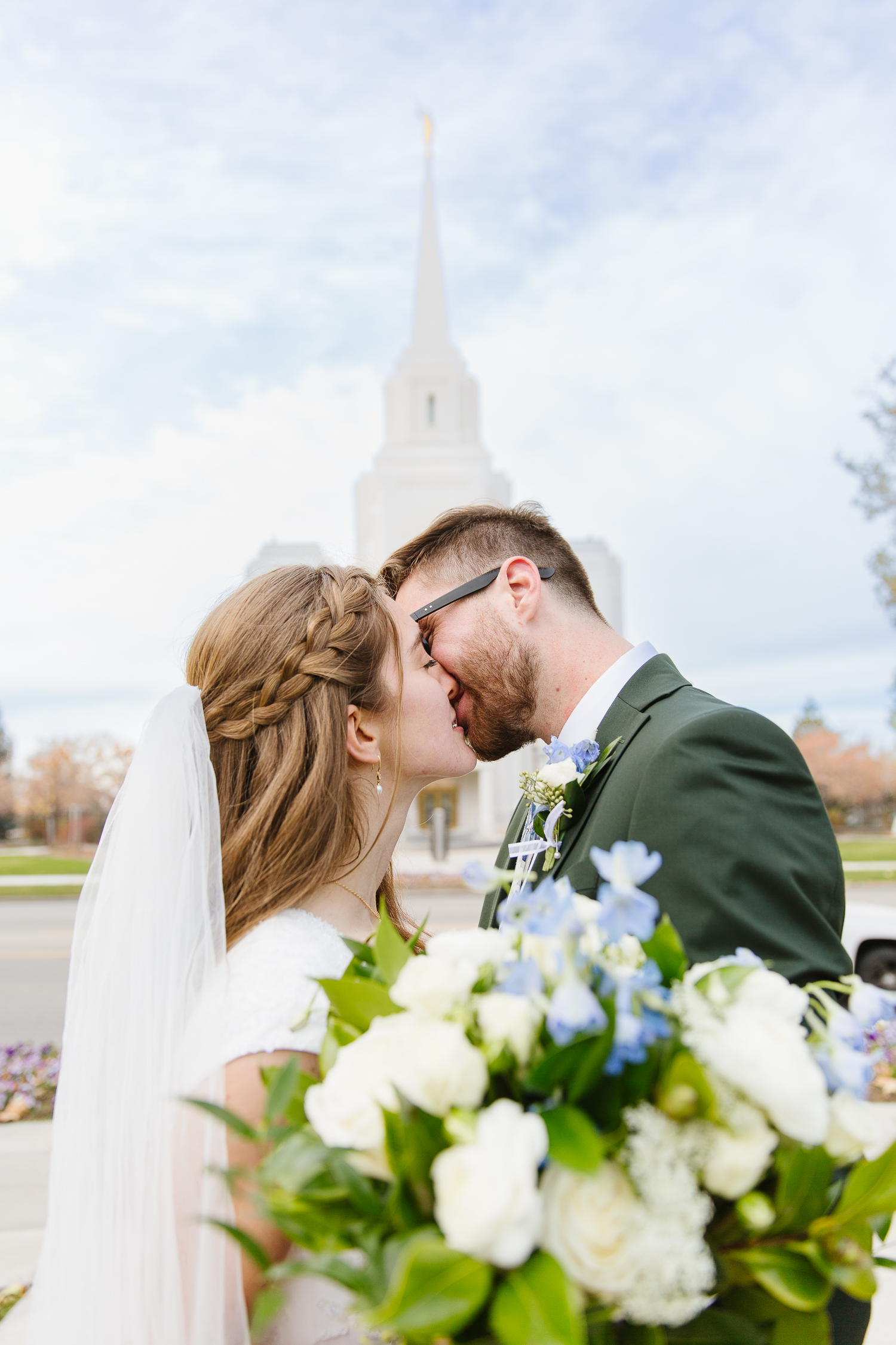 Utah Temple Photographer | Utah Wedding PhotographerLDS temple weddings l Wedding inspiration l Wedding bouquets l Wedding rings l Wedding day l Brigham City Temple l Wedding reception inspiration l What to wear on your wedding day l Leianne Phillips Photography