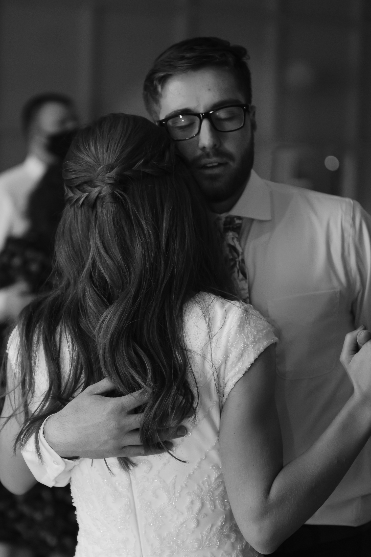 Utah Temple Photographer | Utah Wedding PhotographerLDS temple weddings l Wedding inspiration l Wedding bouquets l Wedding rings l Wedding day l Brigham City Temple l Wedding reception inspiration l What to wear on your wedding day l Leianne Phillips Photography