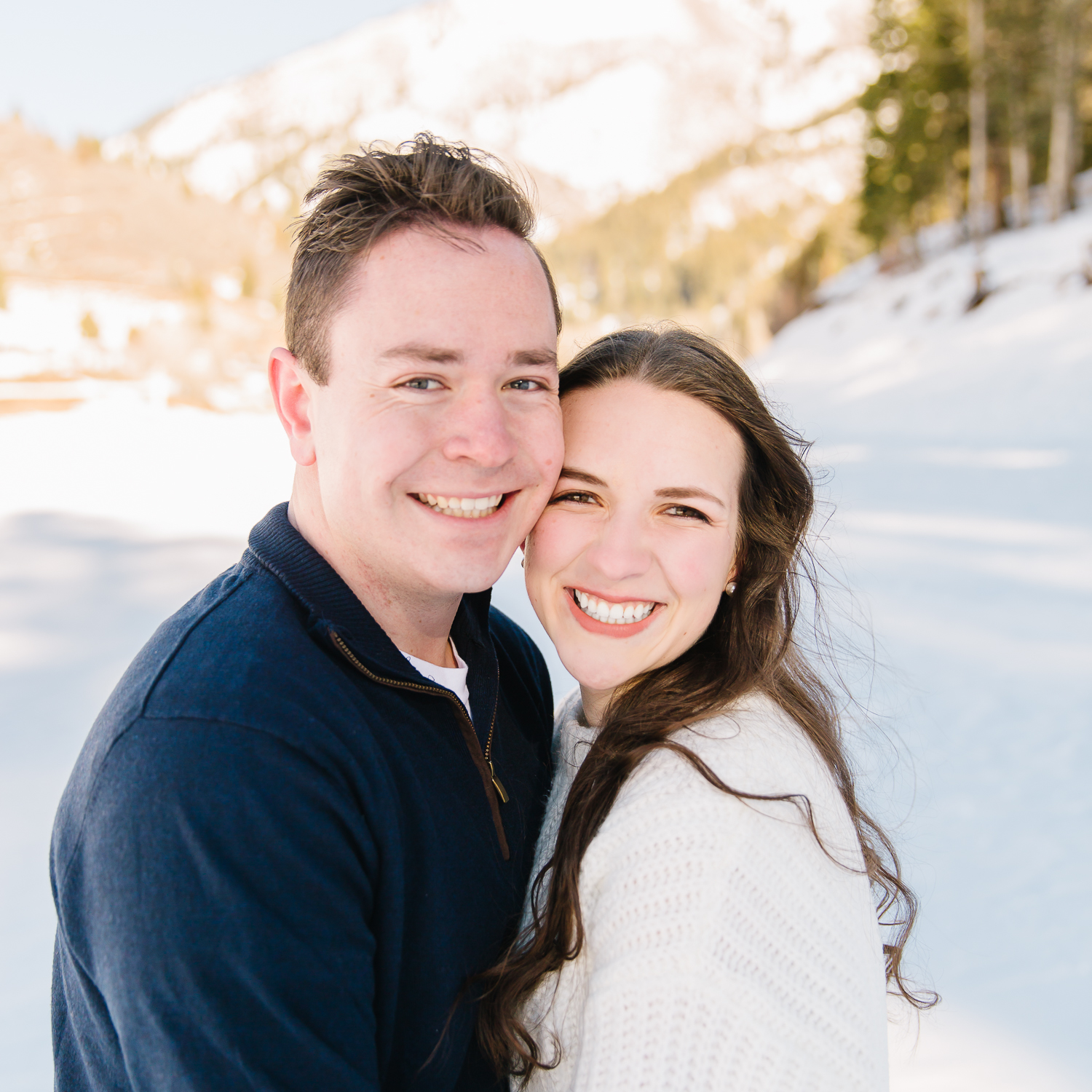 Tibble Fork Engagements | Utah Engagement photographer l Engagement inspiration l What to Wear | Best engagement pose ideas l Engagement Photos Utah l Candid engagements | Leianne Phillips Photography